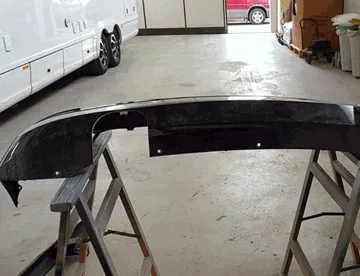 Smontaggio auto per allestimento gancio traino